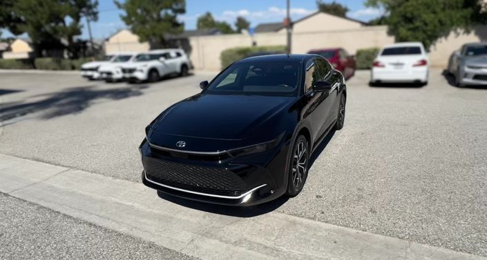 2025 Toyota Crown XLE -
                  Montebello, CA