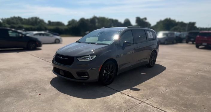 Thumbnail: 2025 Chrysler Pacifica - 1