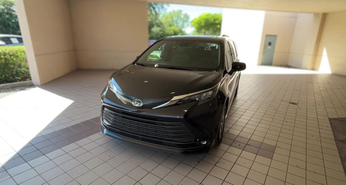 Thumbnail: 2025 Toyota Sienna - 1