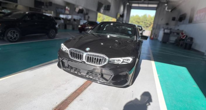 2025 BMW 3 Series 330i