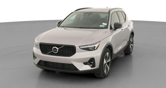 Thumbnail: 2026 Volvo XC40 - 1