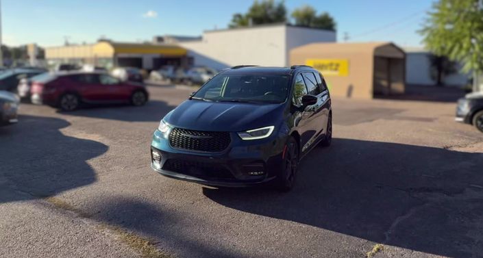 Thumbnail: 2025 Chrysler Pacifica - 1