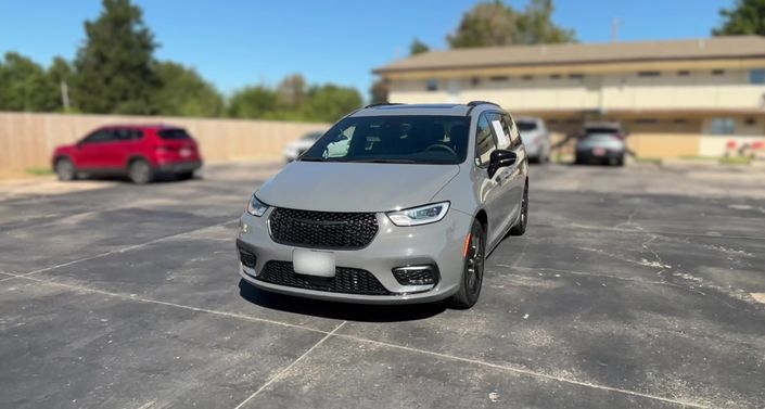 Thumbnail: 2025 Chrysler Pacifica - 1