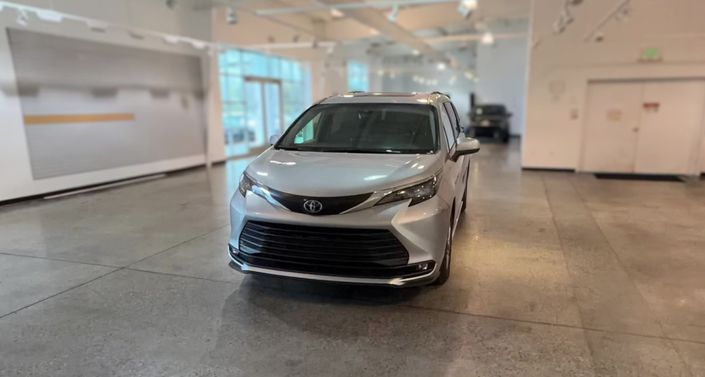 Thumbnail: 2025 Toyota Sienna - 1