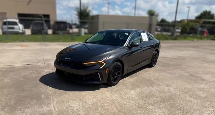 Thumbnail: 2025 Kia K5 - 1