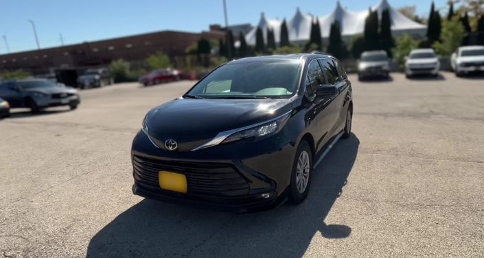 Thumbnail: 2026 Toyota Sienna - 1
