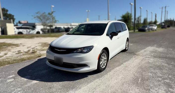 2024 Chrysler Voyager