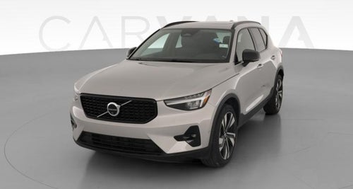 2025 Volvo XC40