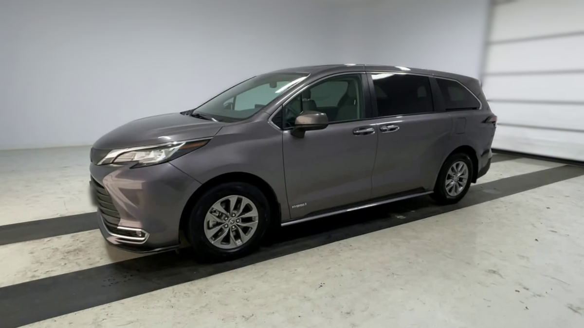 Used 2021 Toyota Sienna | Carvana