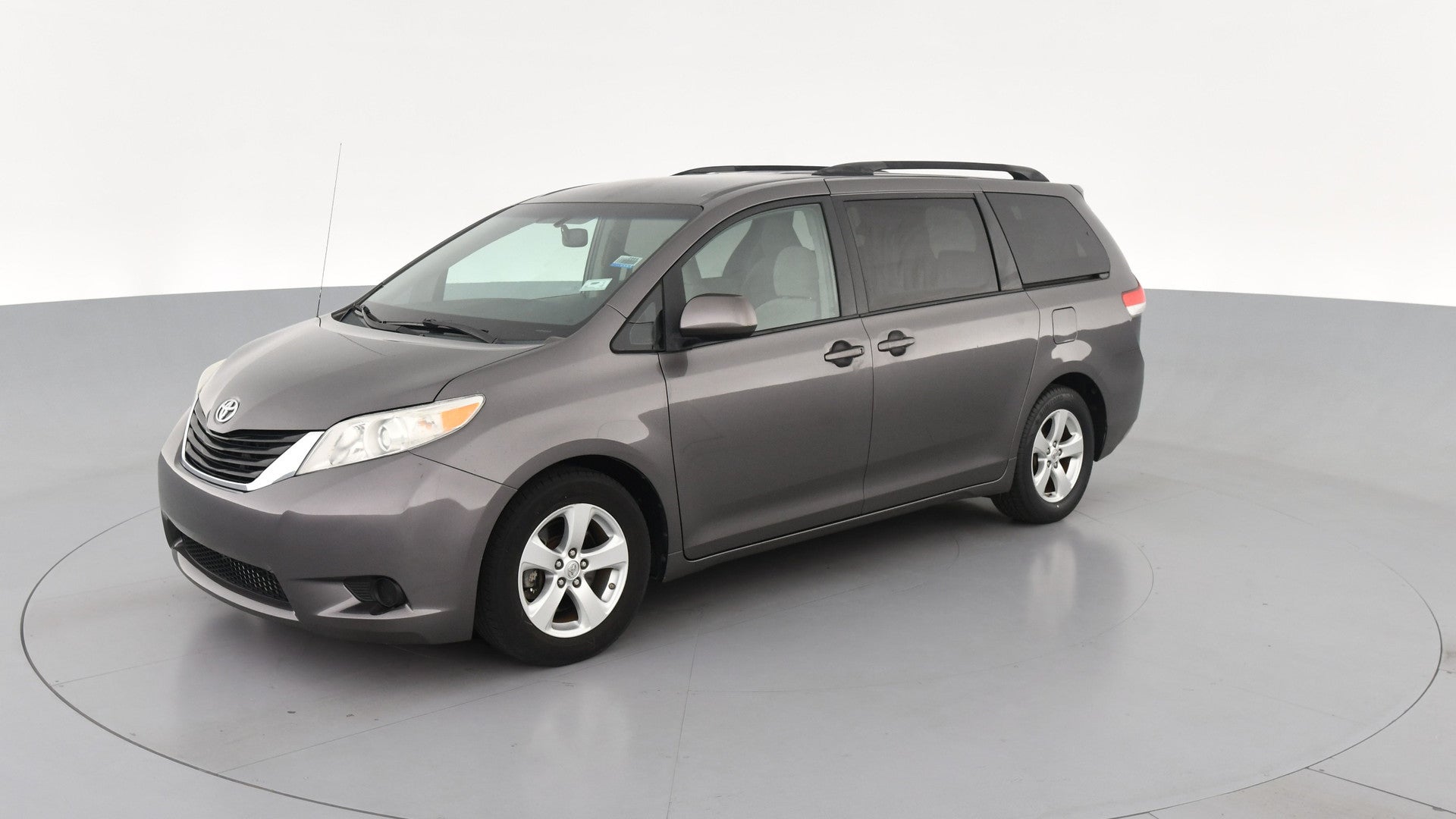 2013 Toyota Sienna vehicle photo