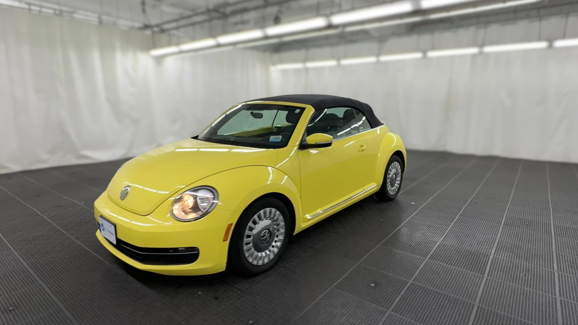 2015 Volkswagen Beetle | Carvana