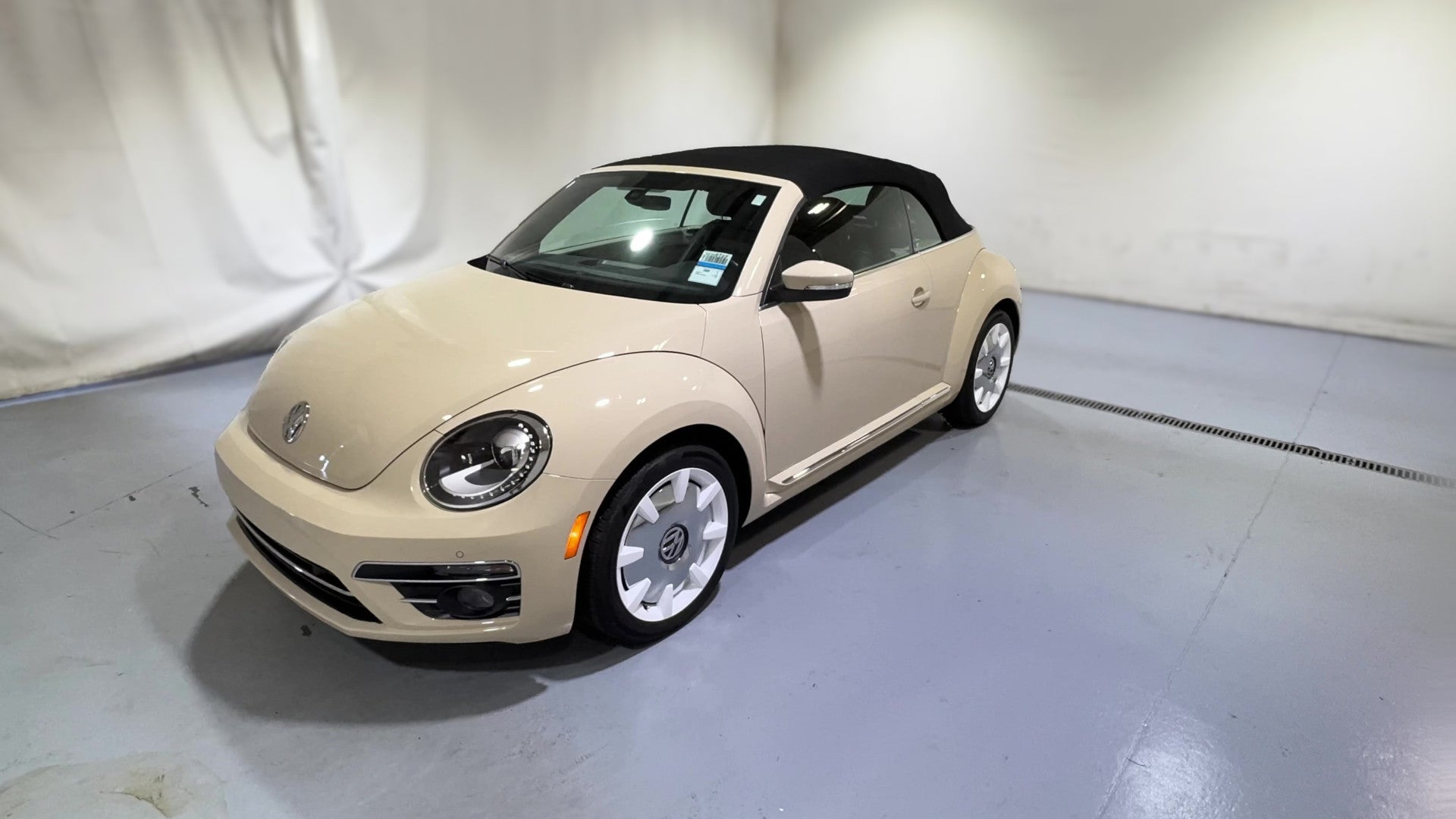 2019 Volkswagen Beetle | Carvana
