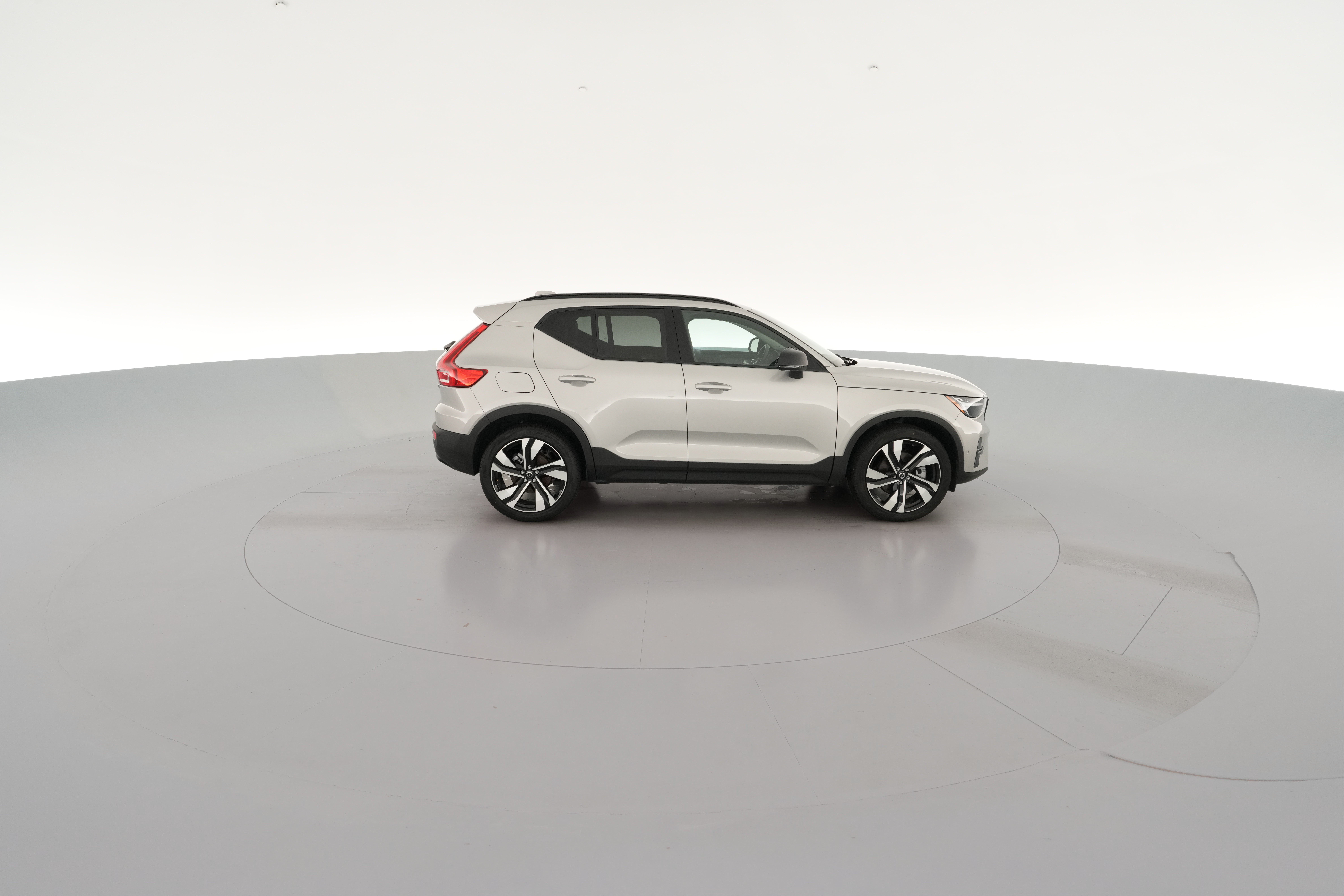 2025 Volvo XC40 | Carvana