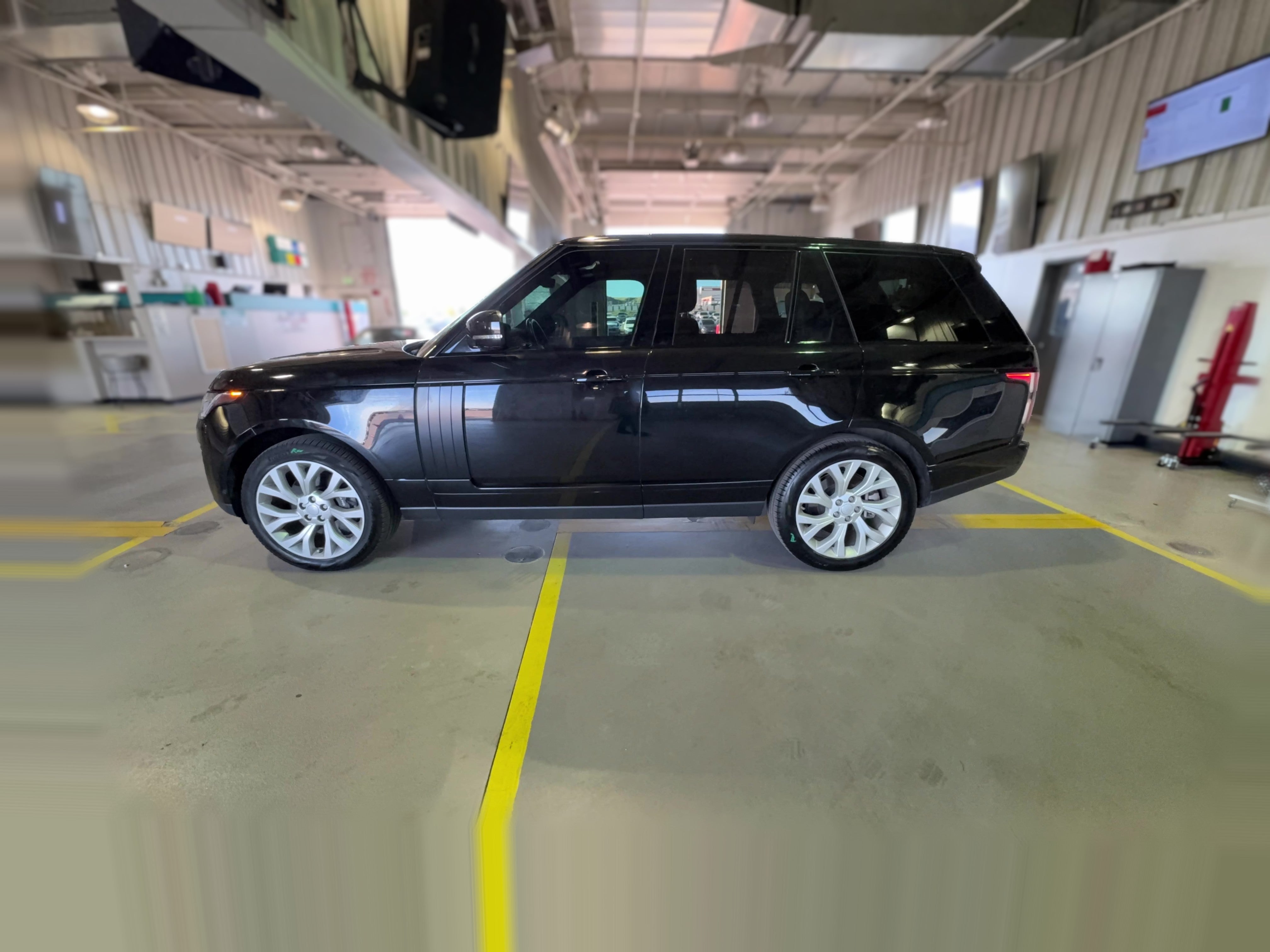 2018 Land Rover Range Rover Supercharged - Photo 27