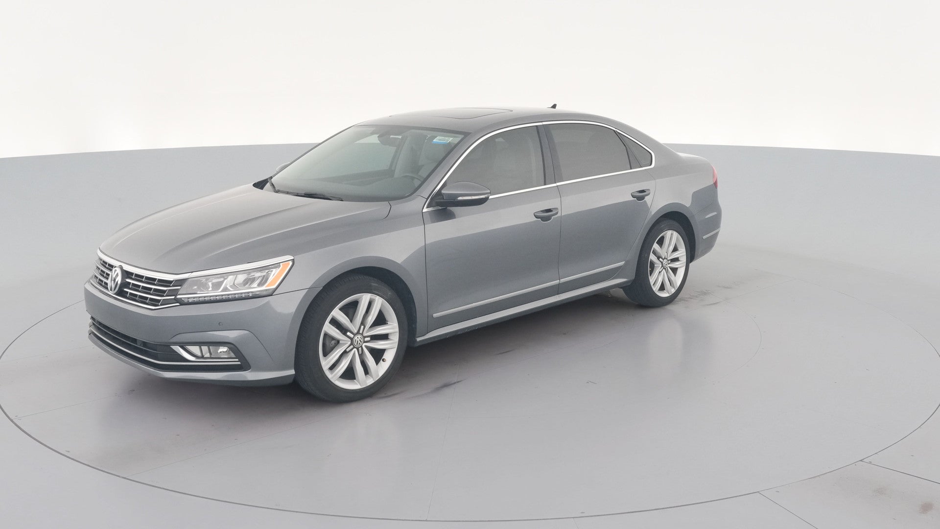 2017 Volkswagen Passat vehicle photo