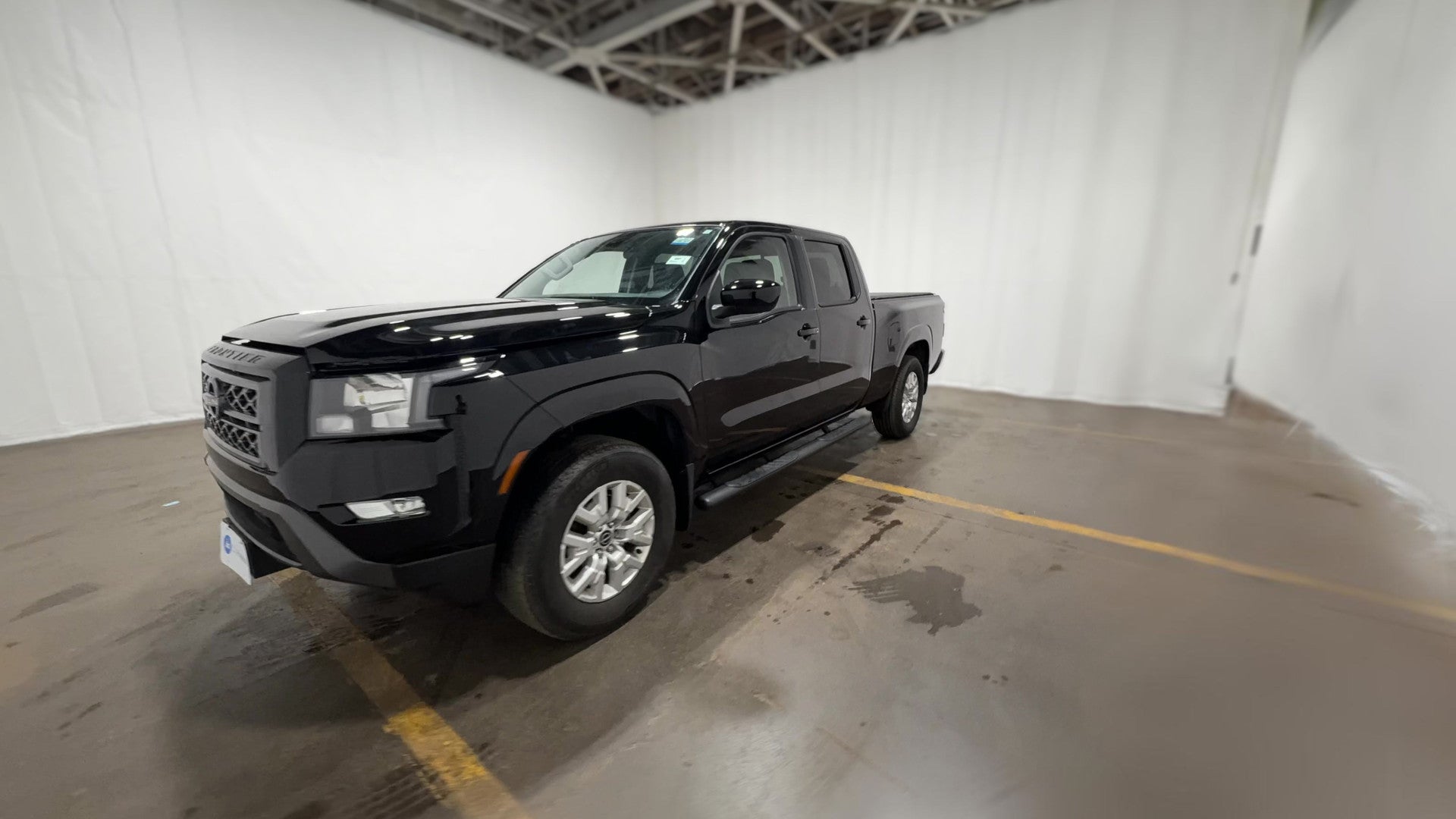 2024 Nissan Frontier Crew Cab vehicle photo
