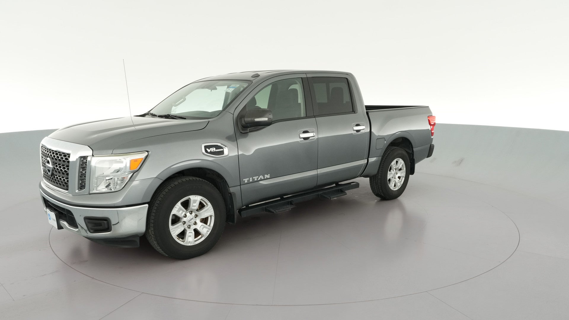 2017 Nissan Titan Crew Cab vehicle photo