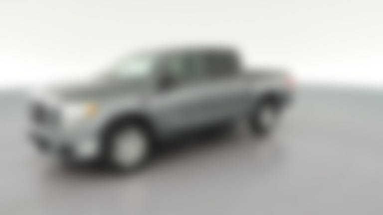 2017 Nissan Titan Crew Cab vehicle photo