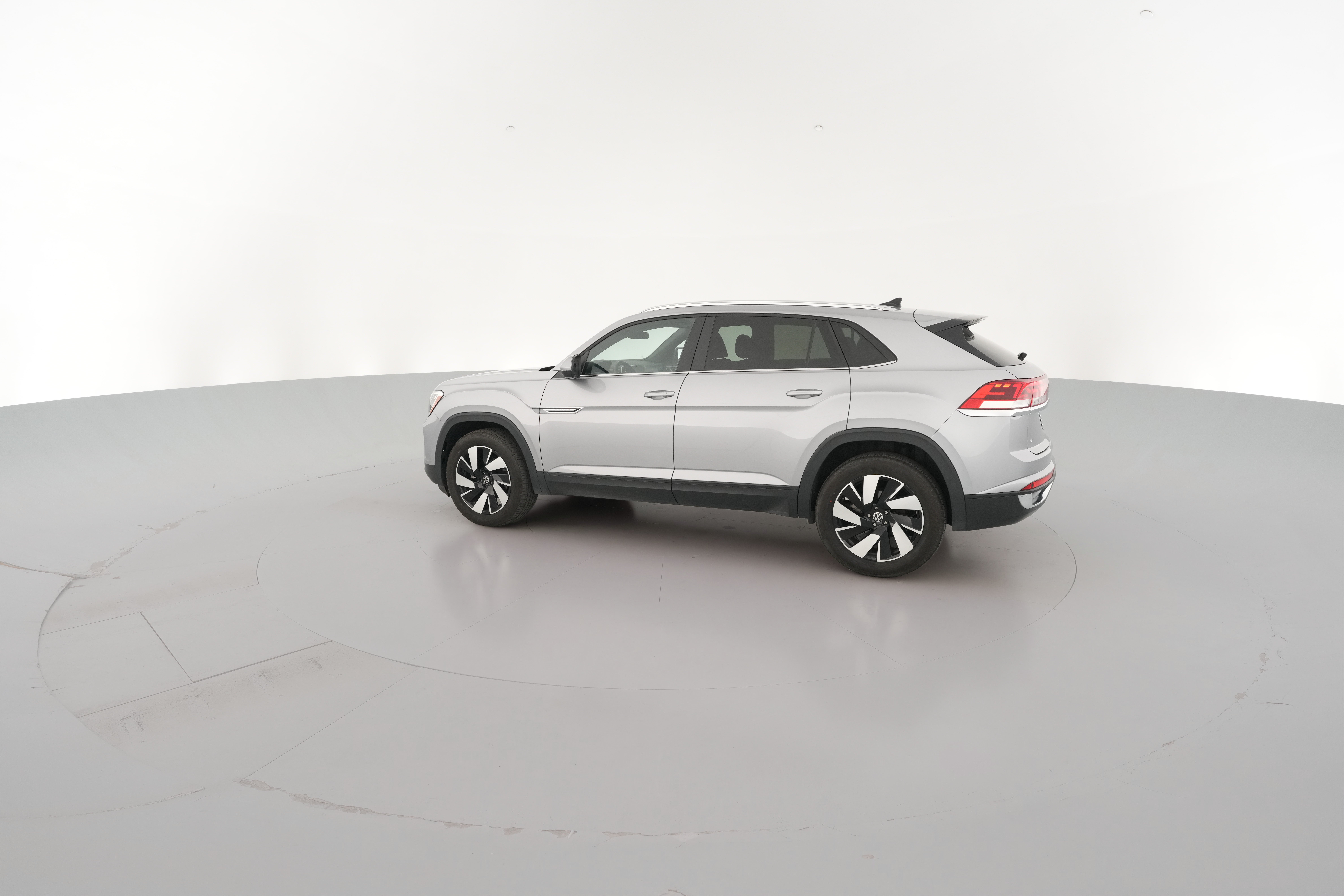 2025 Volkswagen Atlas Cross Sport SE w/Tech - Photo 29
