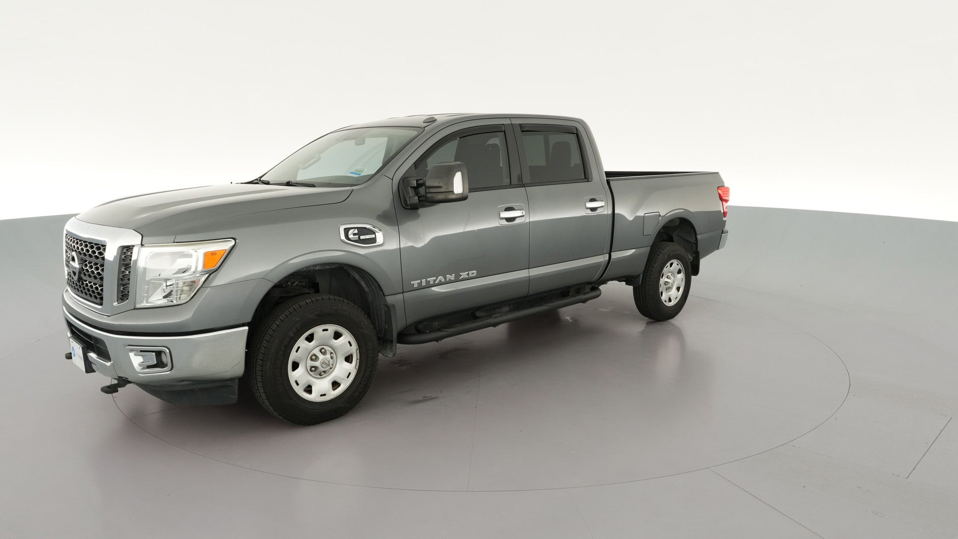 2017 Nissan TITAN XD Crew Cab vehicle photo