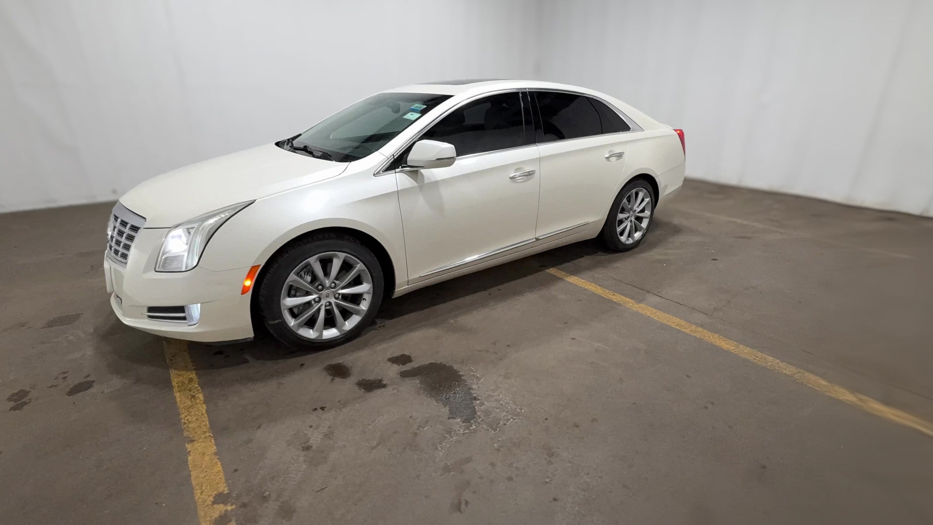 2013 Cadillac XTS vehicle photo