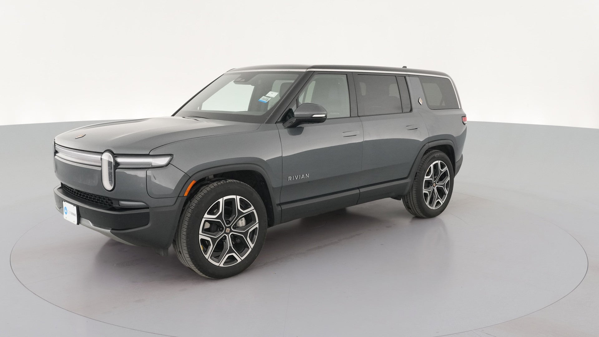 2025 Rivian R1S vehicle photo