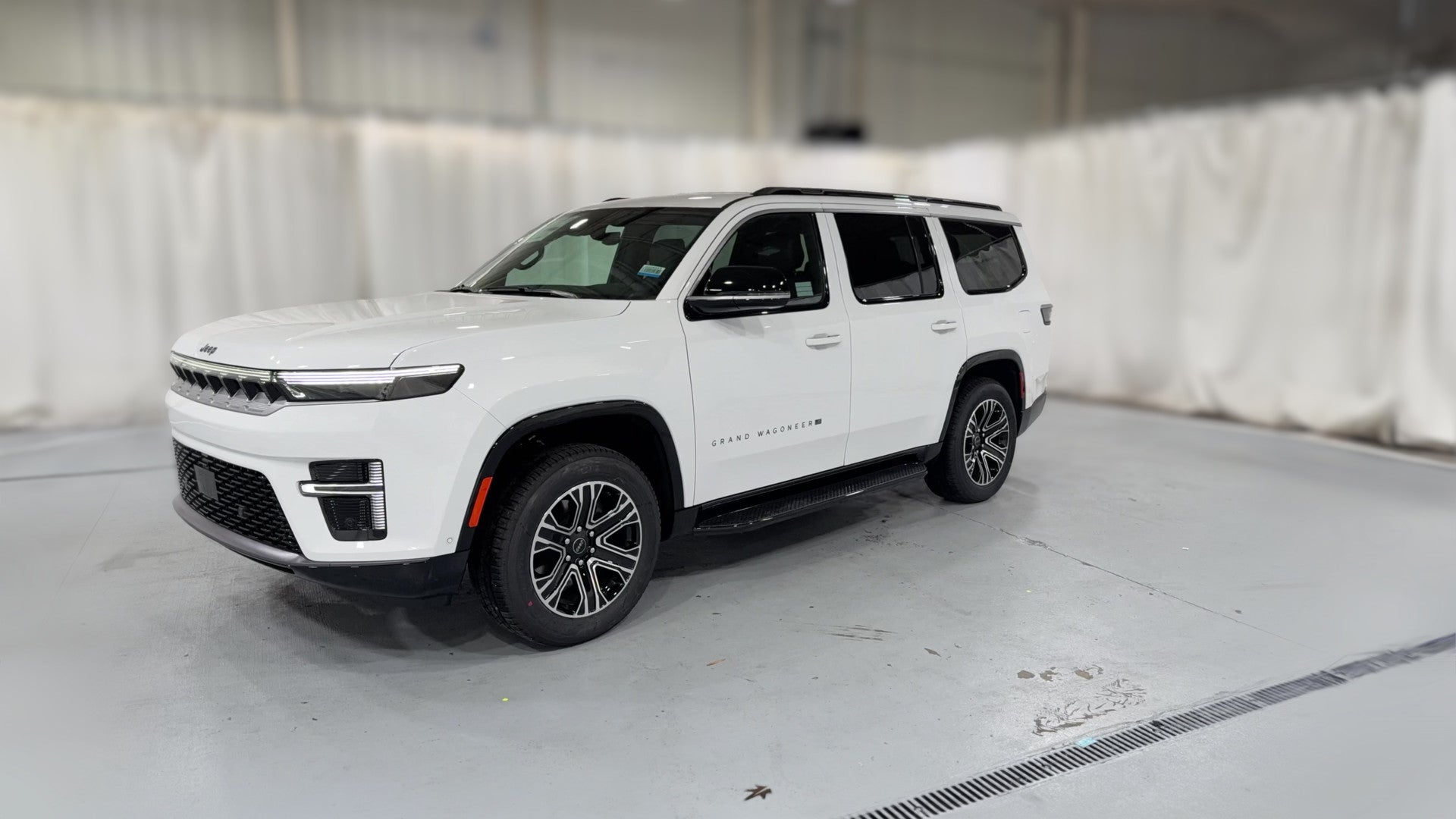 2026 Jeep Grand Wagoneer vehicle photo