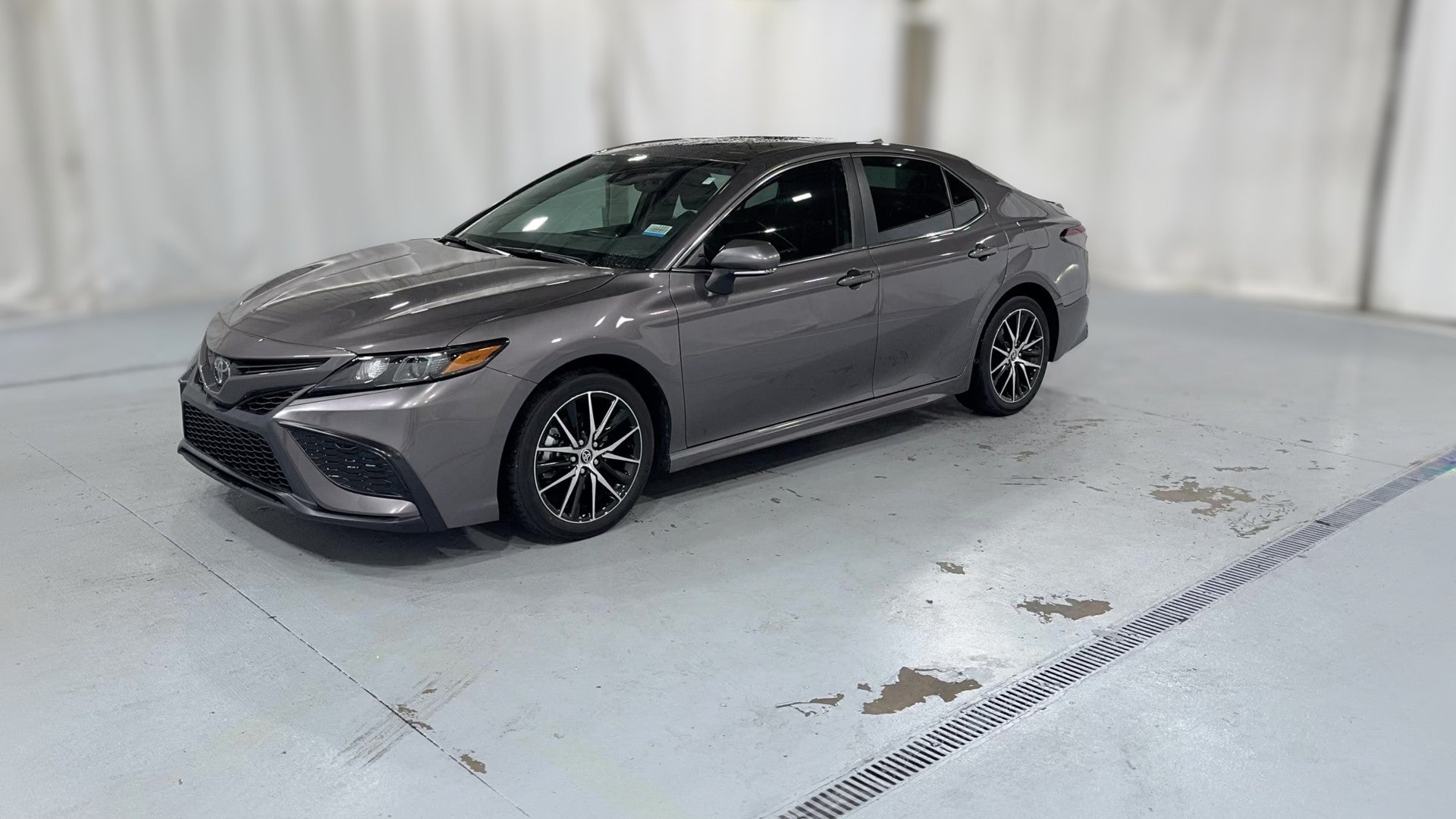 2023 Toyota Camry vehicle photo