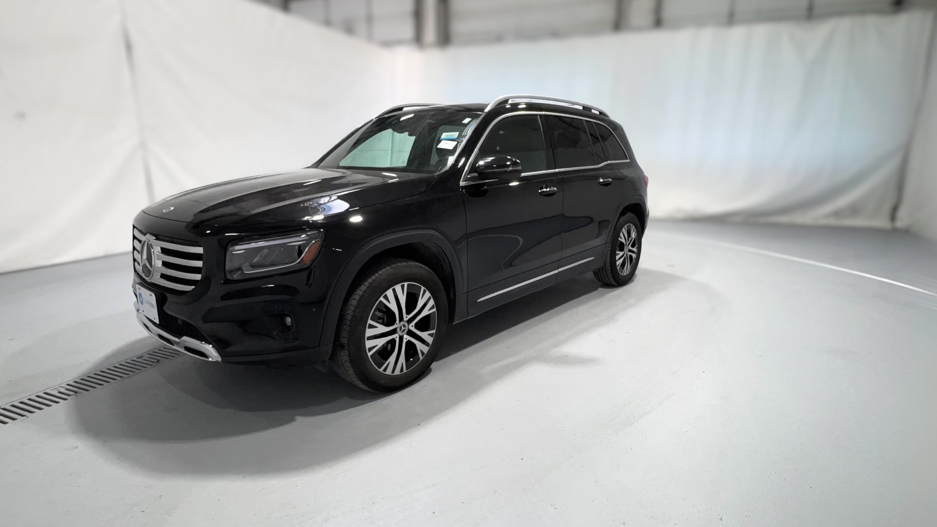 2025 Mercedes-Benz GLB vehicle photo