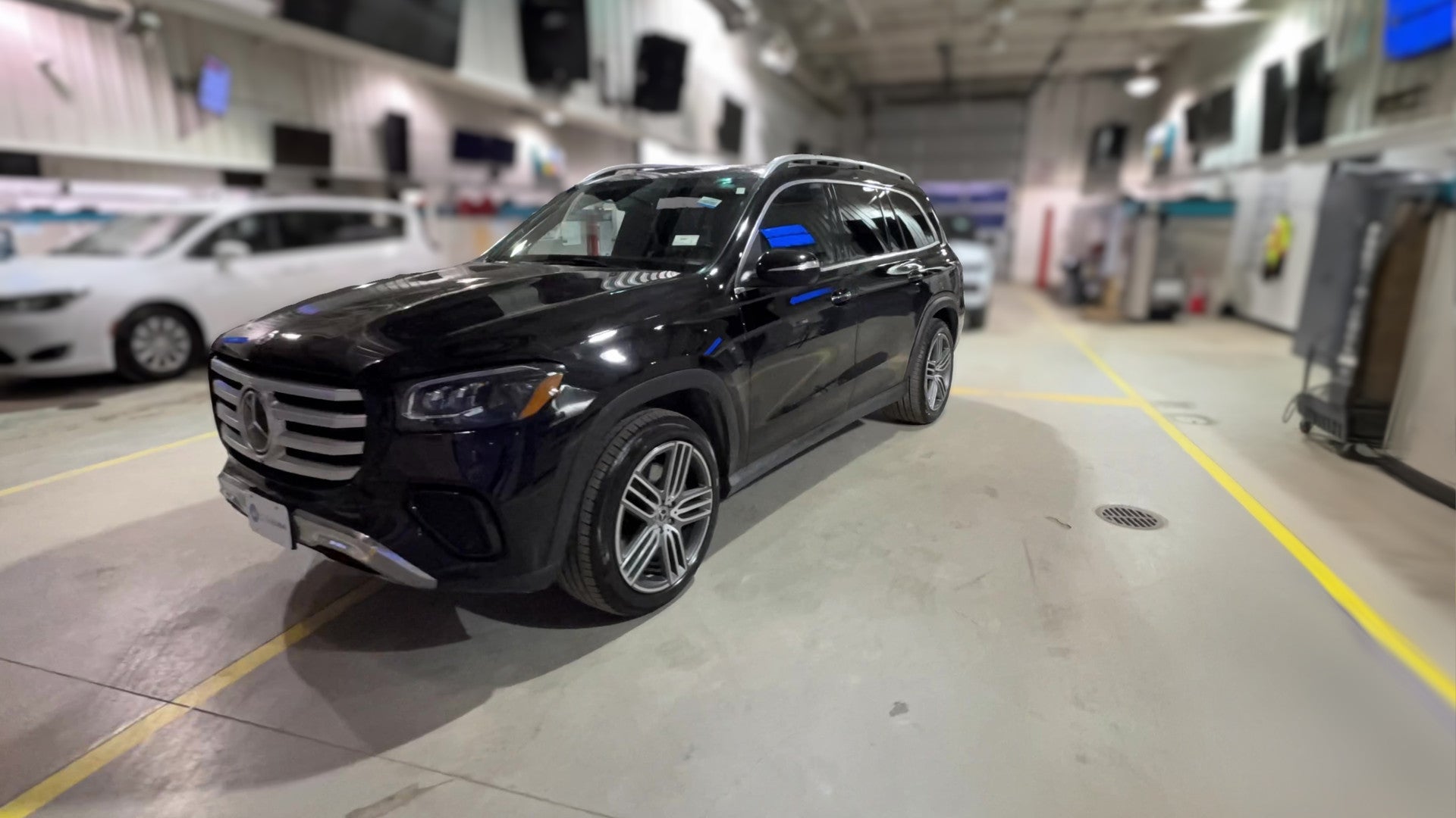 2024 Mercedes-Benz GLS vehicle photo