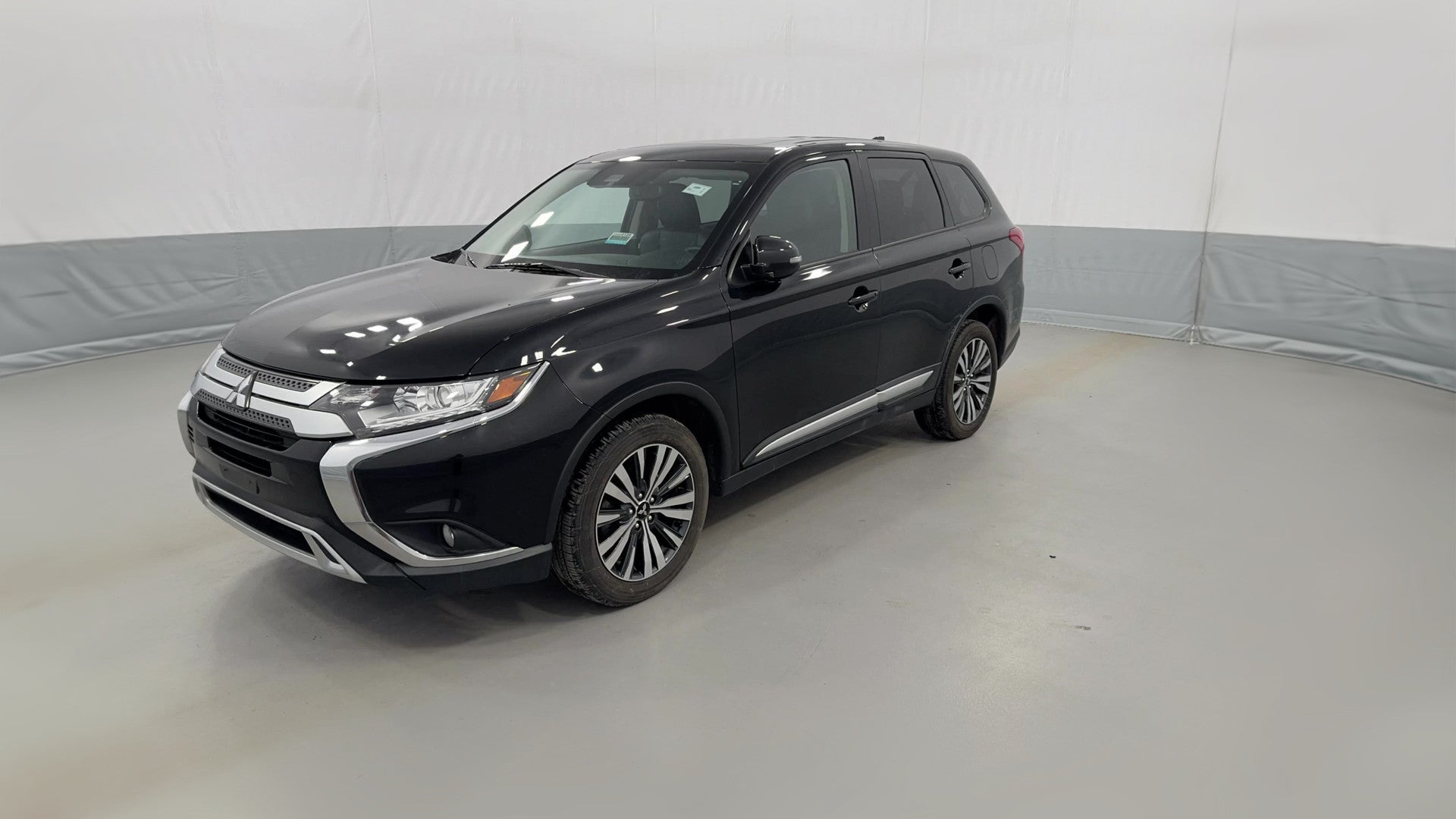 2020 Mitsubishi Outlander vehicle photo