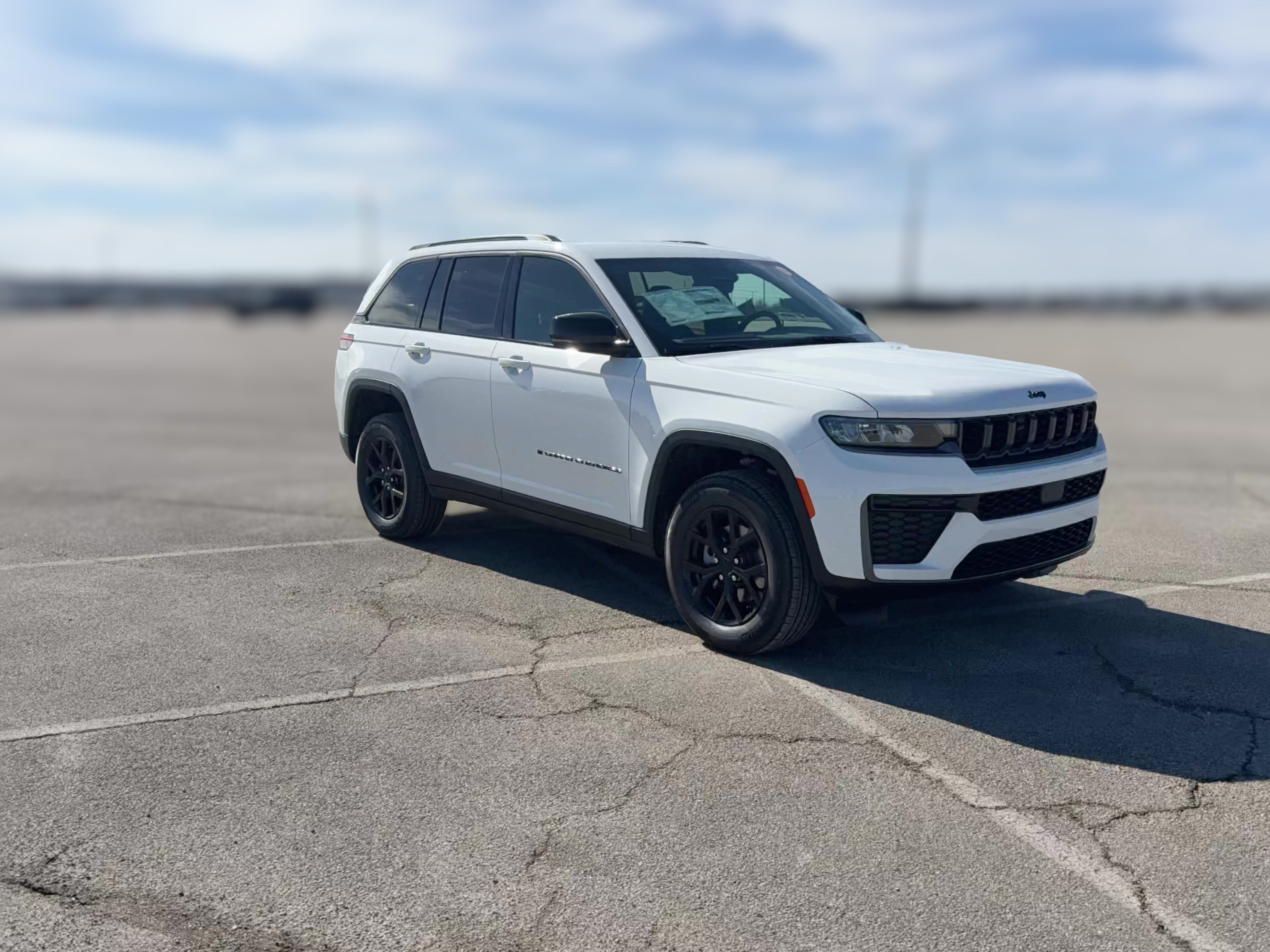 2026 Jeep Grand Cherokee Laredo - Photo 35