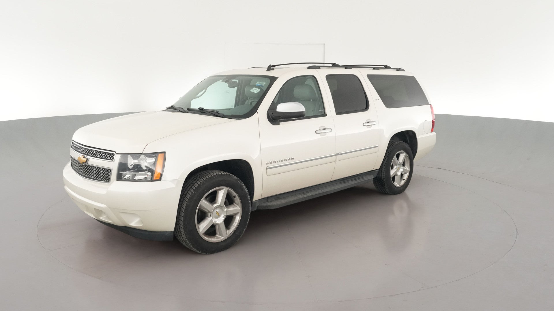 2013 Chevrolet Suburban 1500 vehicle photo