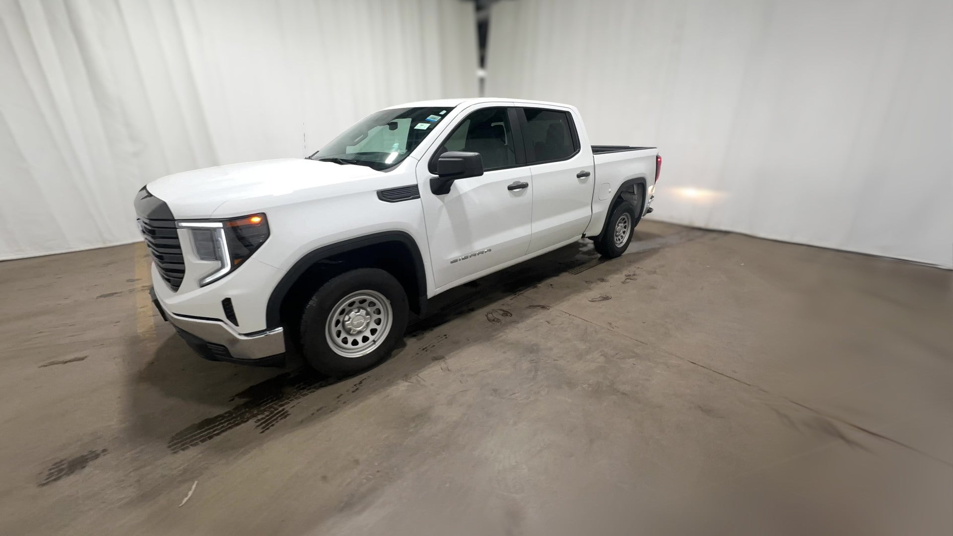 2023 GMC Sierra 1500 Crew Cab vehicle photo