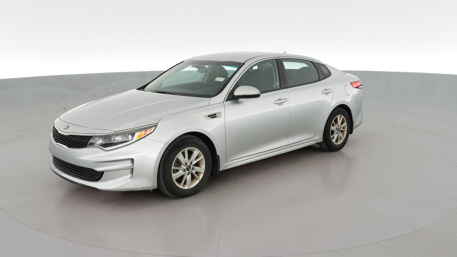 2018 Kia Optima vehicle photo