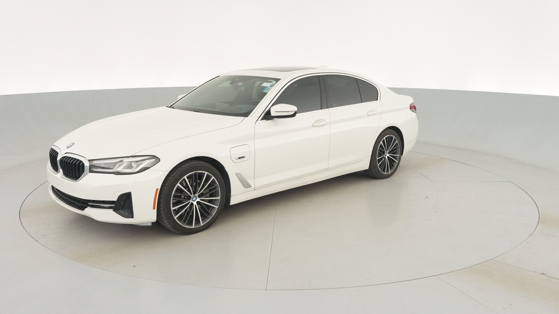 2023 BMW 5 Series vehicle photo