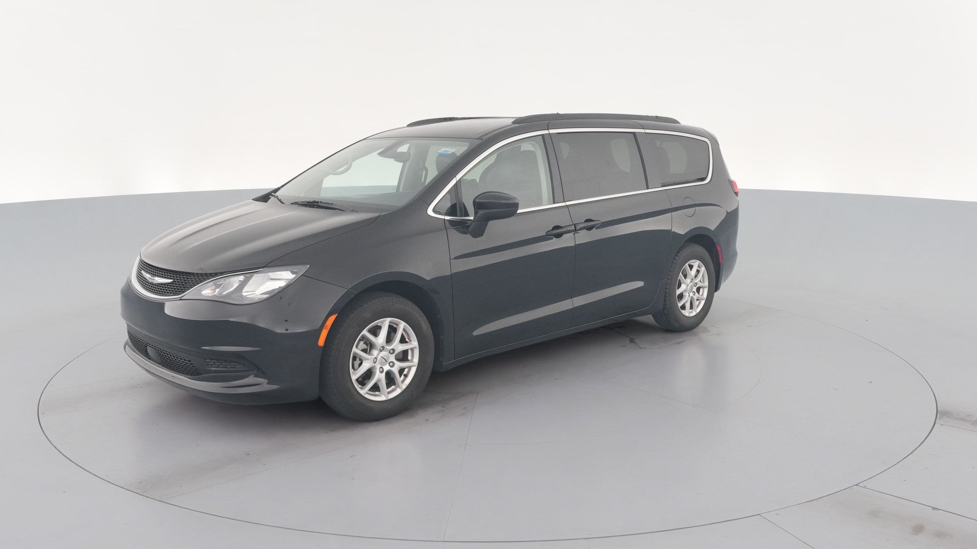 2021 Chrysler Voyager vehicle photo