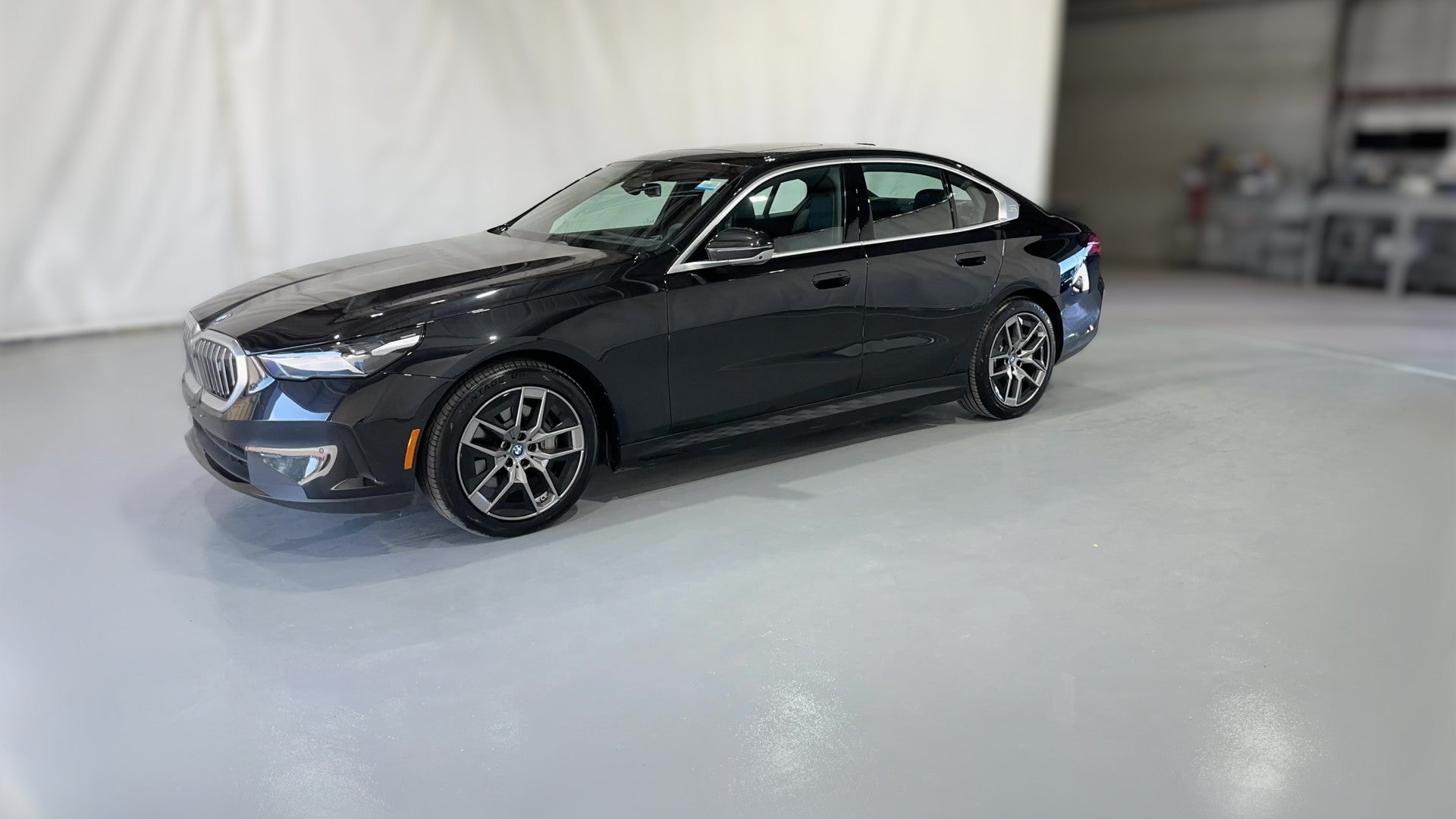 2025 BMW i5 vehicle photo