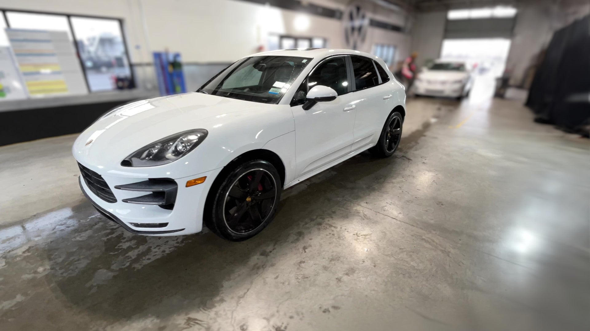2017 Porsche Macan vehicle photo