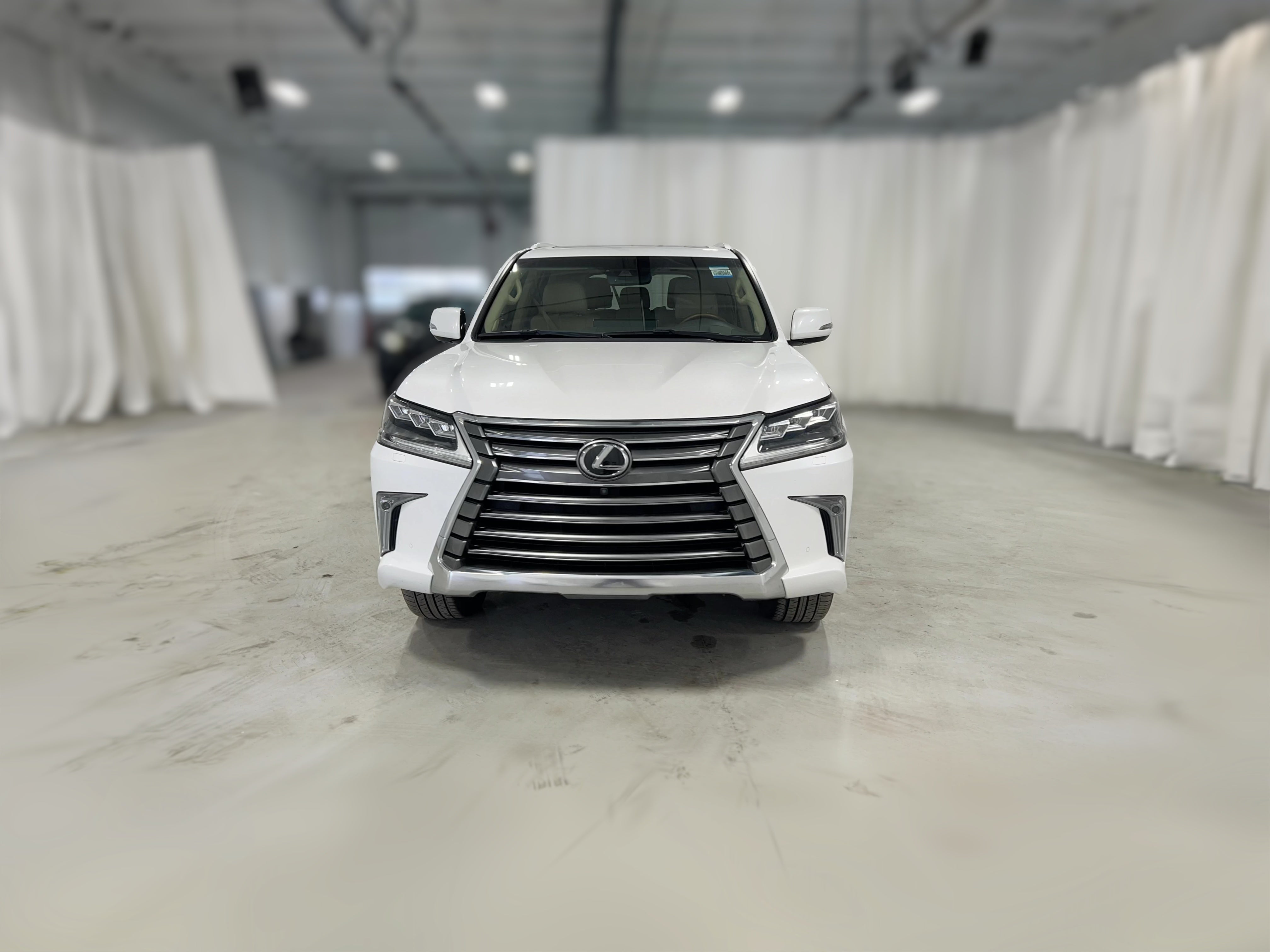 2021 Lexus LX 570 - Photo 33