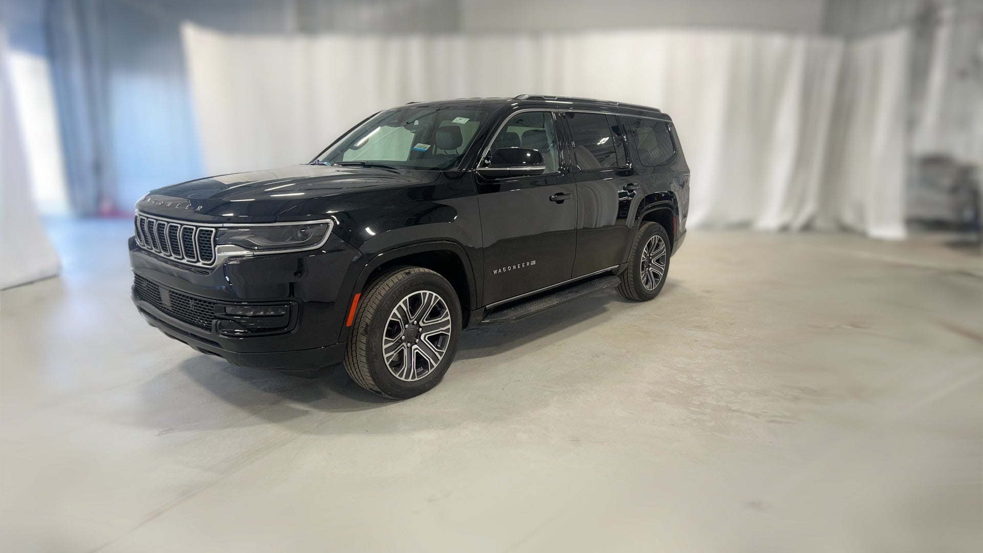 2024 Jeep Wagoneer vehicle photo