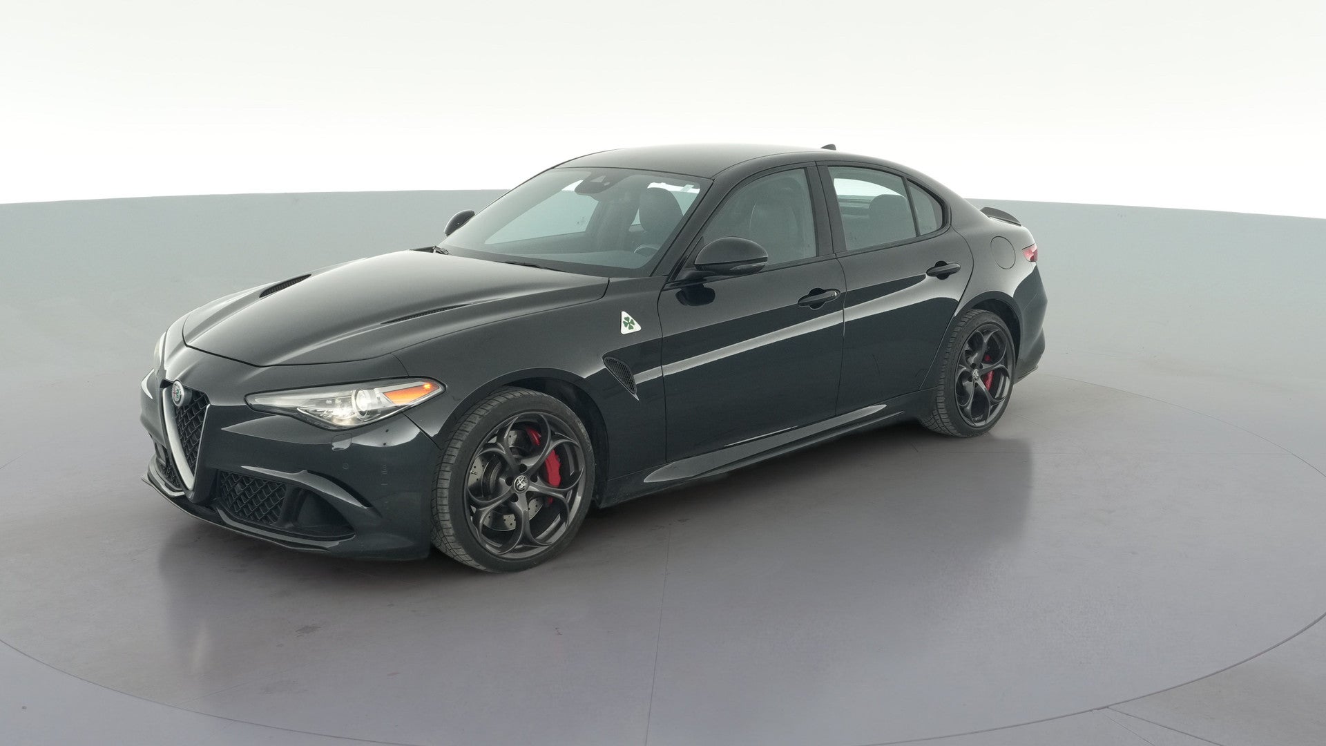 2018 Alfa Romeo Giulia vehicle photo