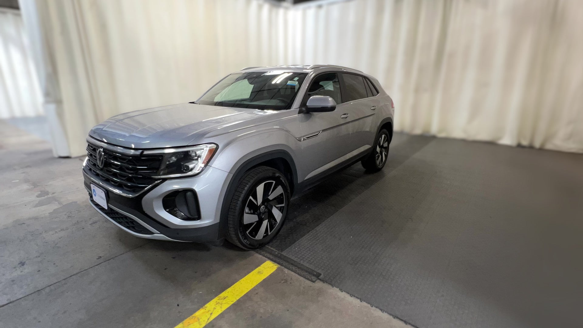 2025 Volkswagen Atlas Cross Sport vehicle photo