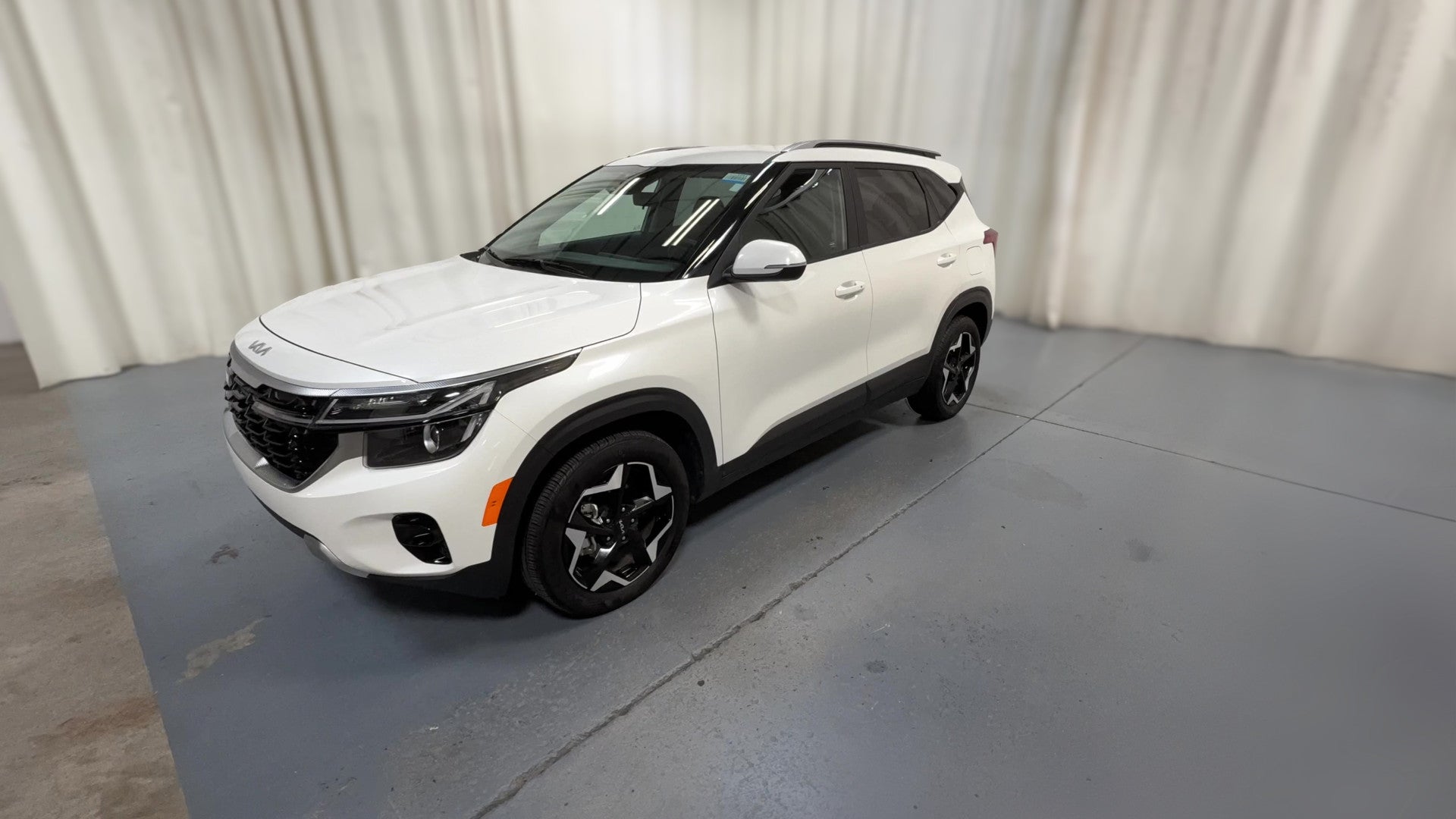 2025 Kia Seltos vehicle photo