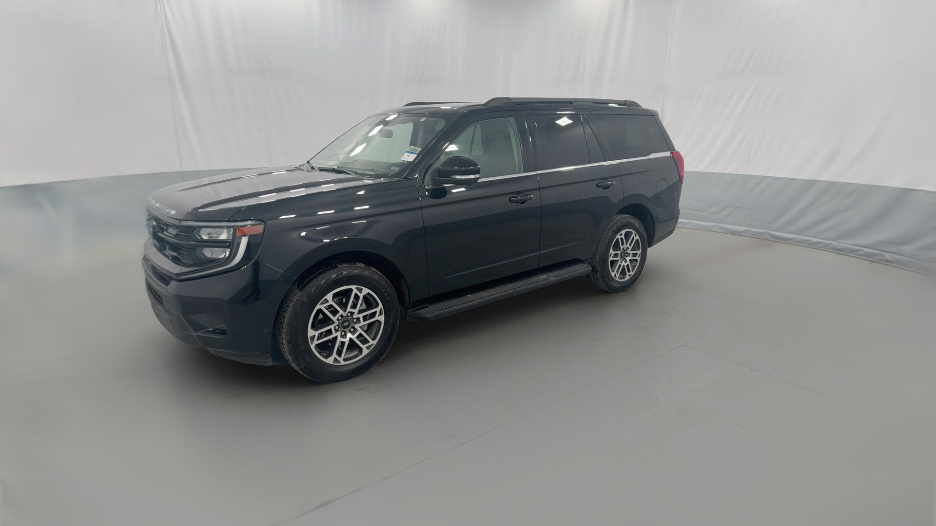 2025 Ford Expedition vehicle photo
