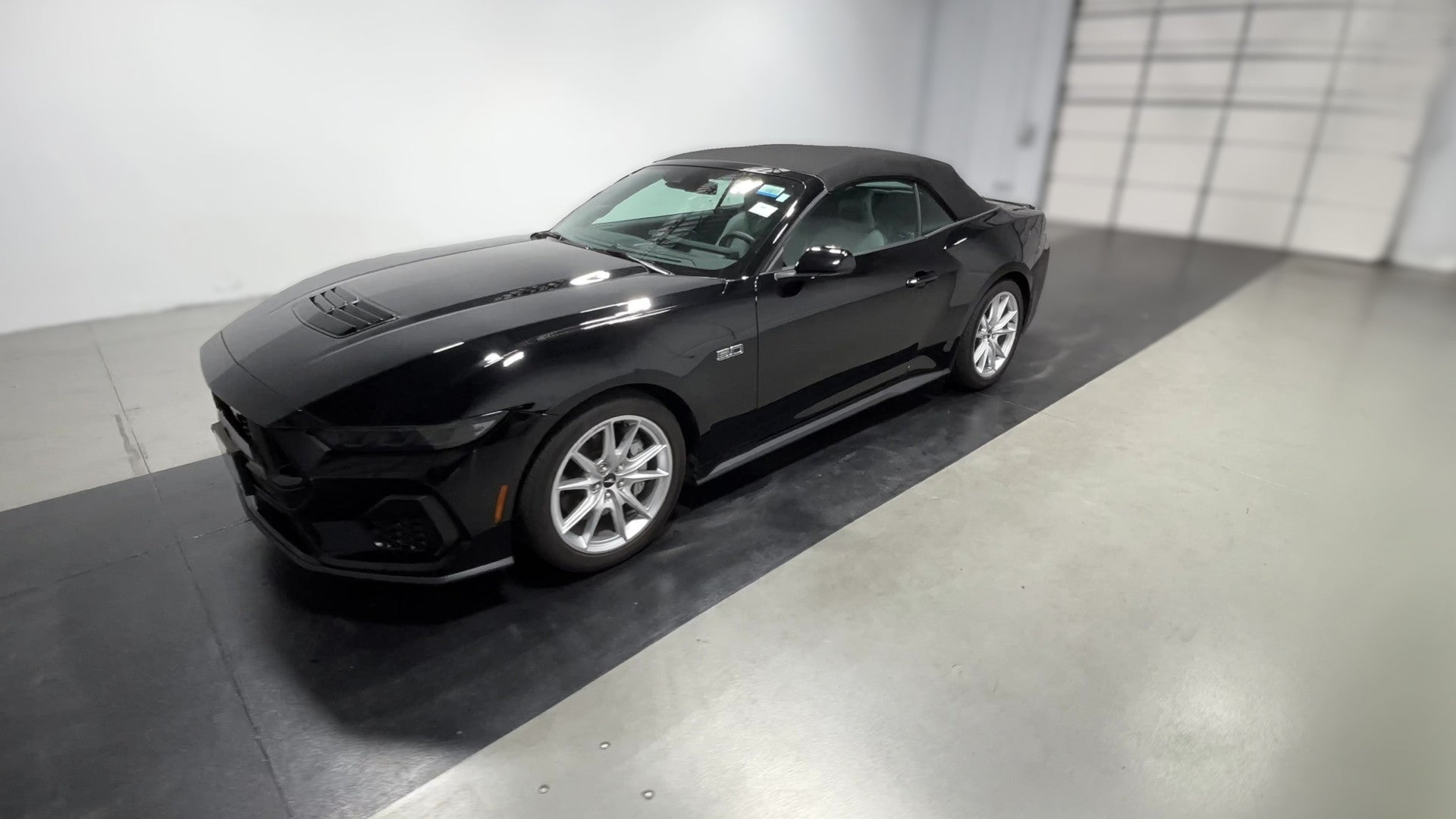 2025 Ford Mustang vehicle photo