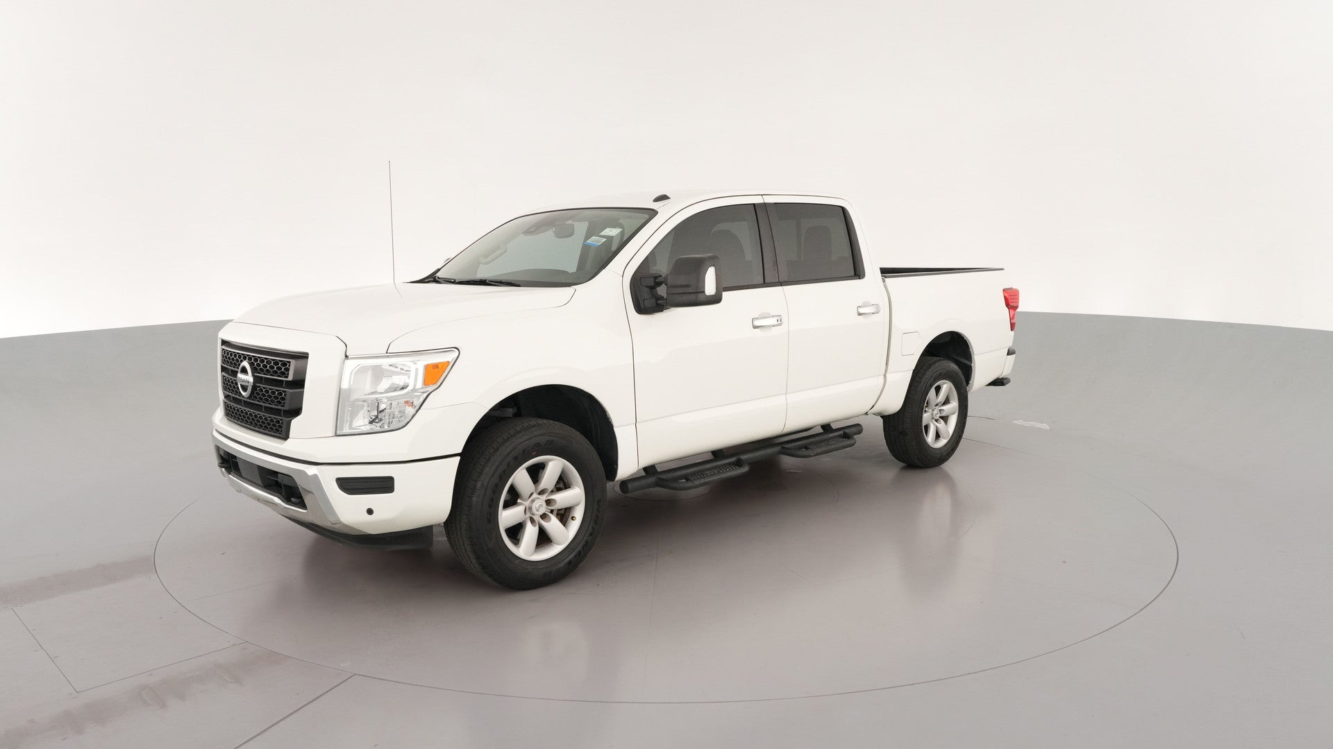 2021 Nissan Titan Crew Cab vehicle photo