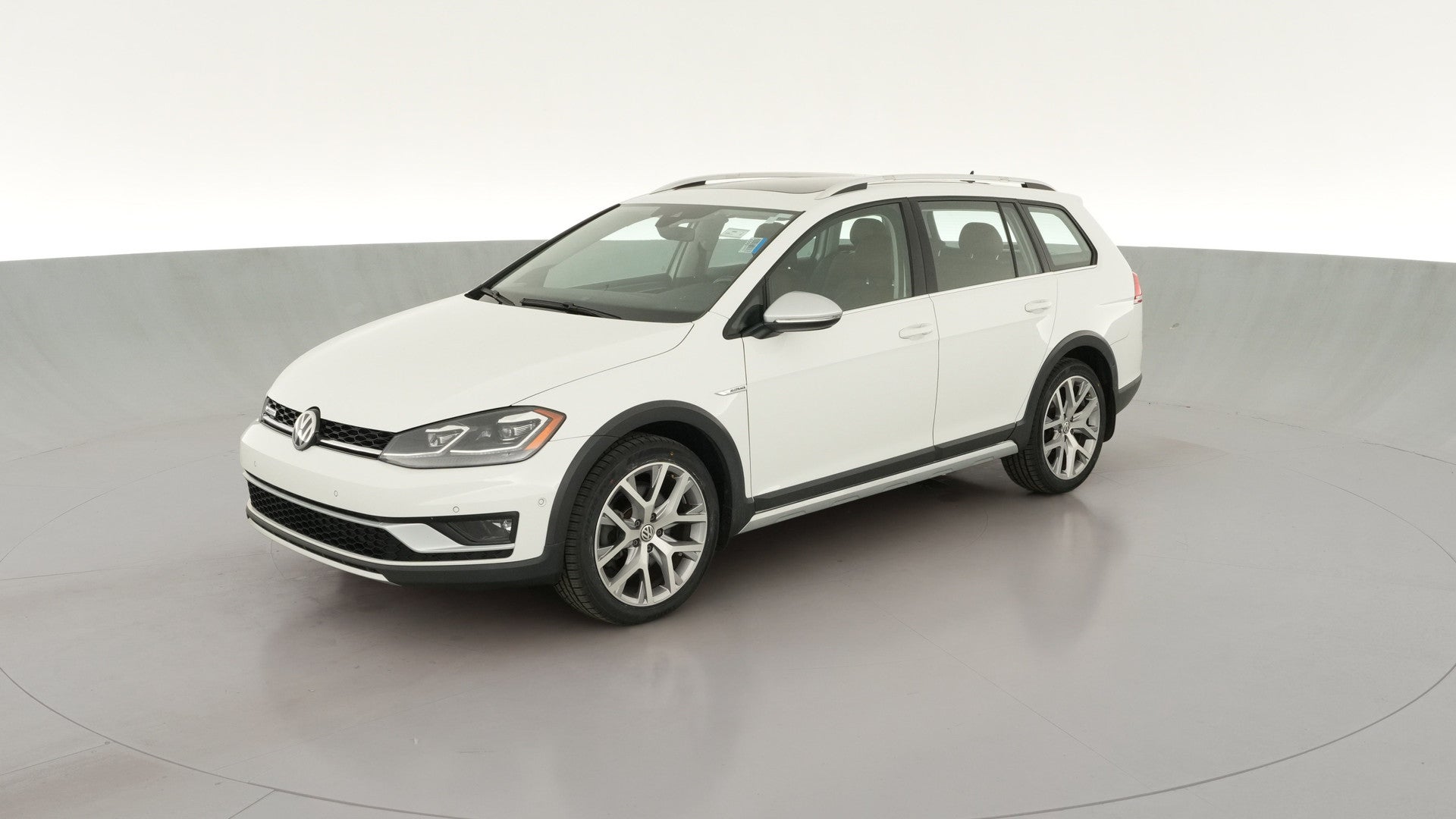 2018 Volkswagen Golf Alltrack vehicle photo