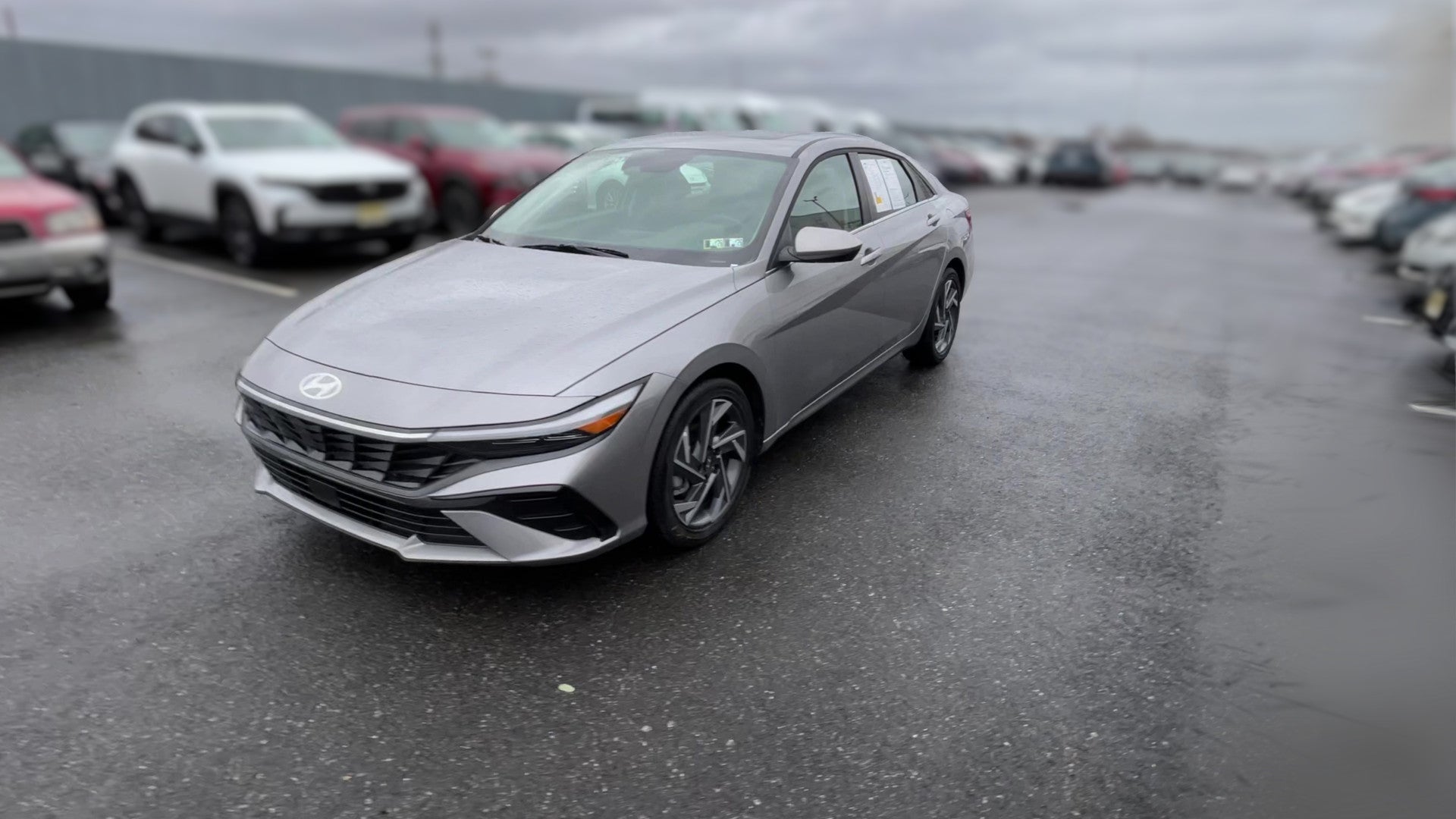 2025 Hyundai Elantra vehicle photo