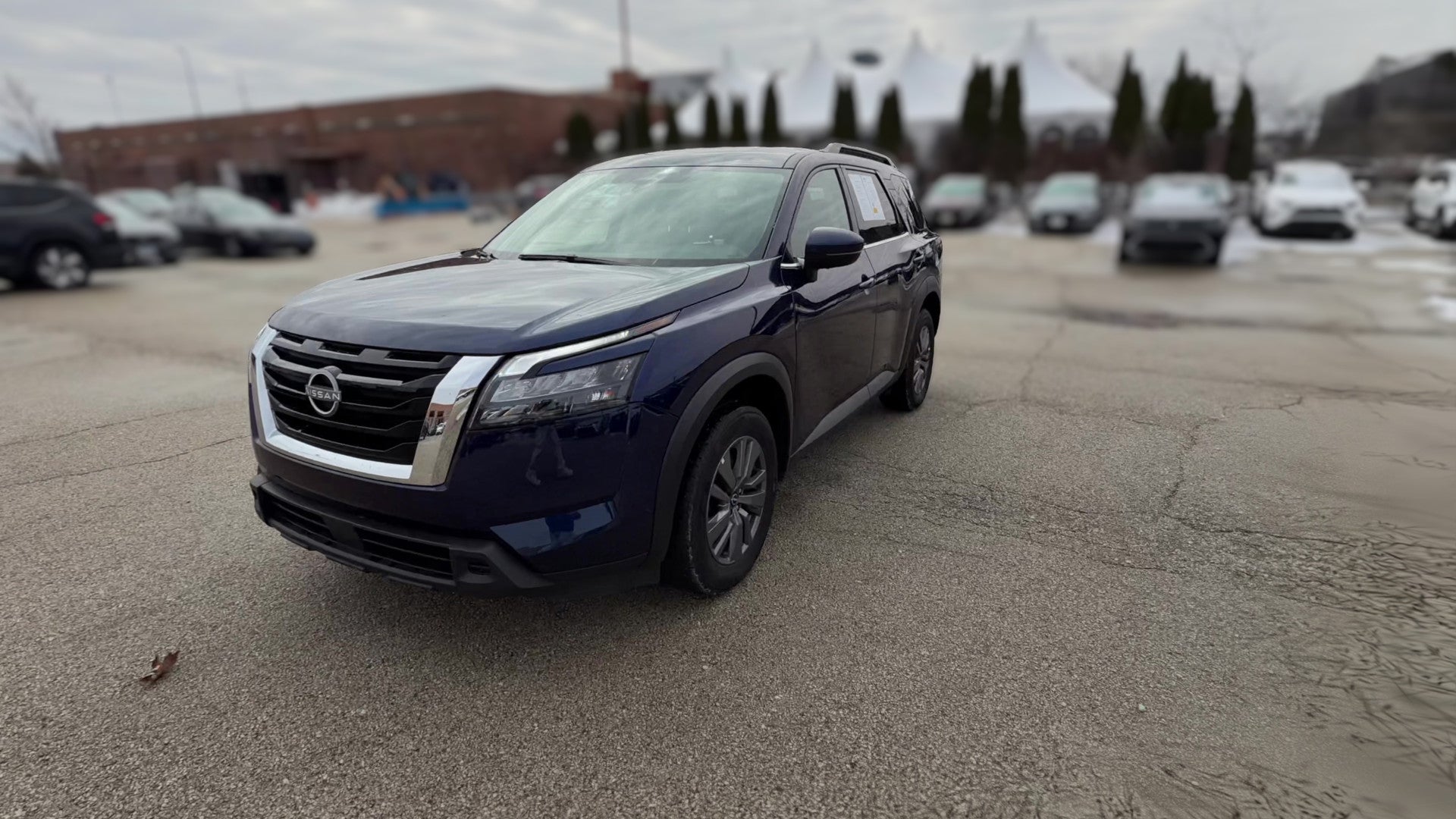 2025 Nissan Pathfinder vehicle photo